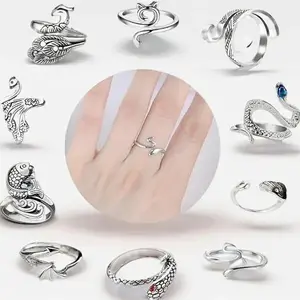 10 Pcs Crochet Ring - Adjustable Crochet Ring Finger Yarn Guide Knitting Tension Rings for Crocheting Cat Snake Yarn Ring for Women