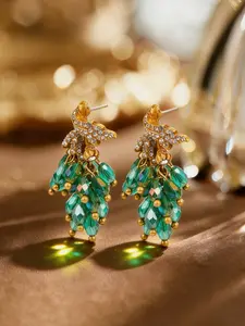 1 pair of vintage elegant leaf long earrings, suitable for daily commuting, vacation and dating, and also a surprising and exquisite small gift.