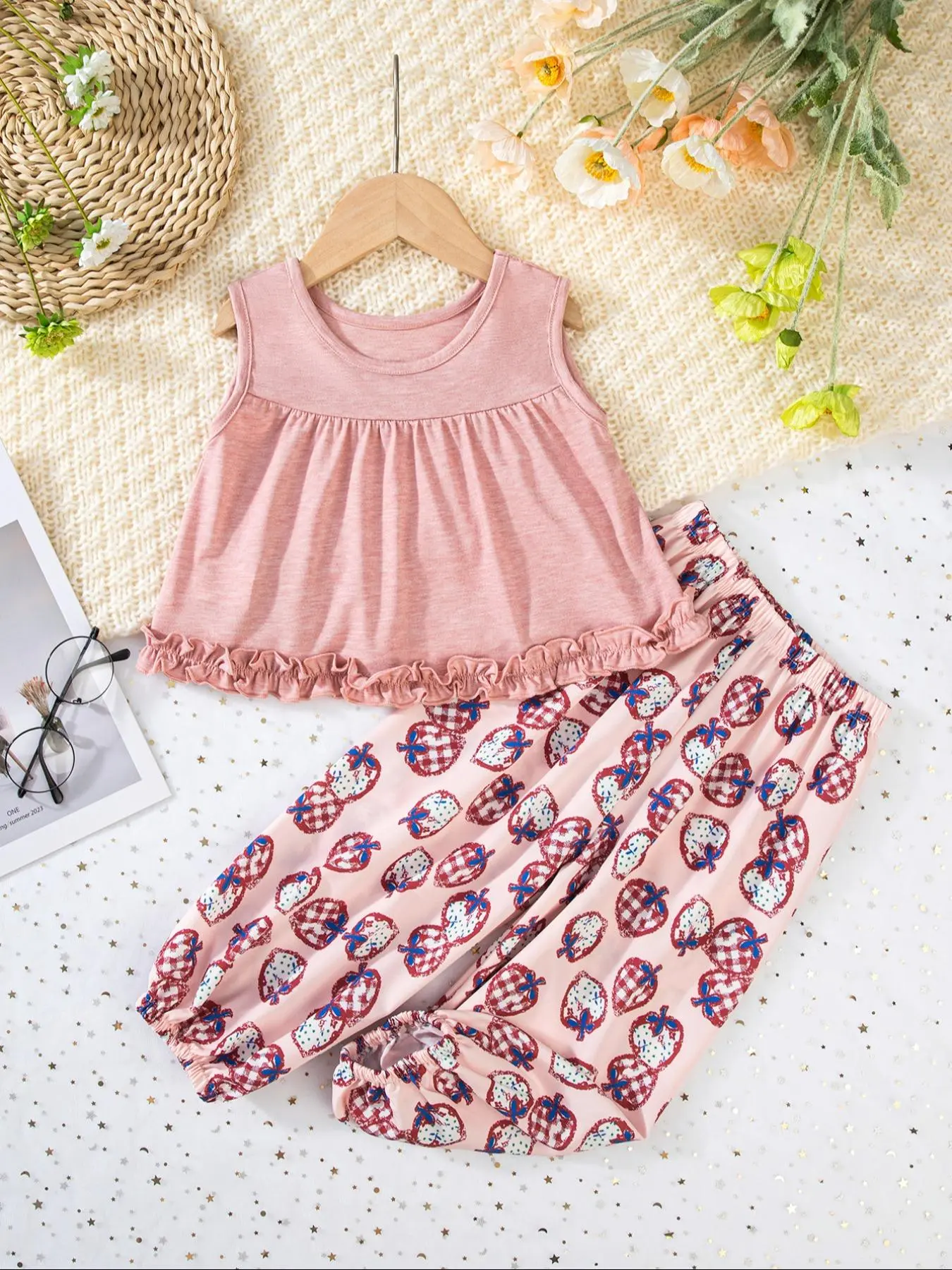 Toddler Girl's Floral Print Ruffle Trim Cotton Tee & Plaid Print Pants Two-Piece Set, Cute Casual Short Sleeve T-Shirt & Elastic Waist Trousers for Daily Wear, Kids Summer Clothes, Outfit