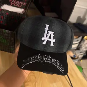 Dandy Hats Plaid LA Embroidered Cap with Adjustable Back for Men Women - Stylish Black Baseball Hat with White LA Logo