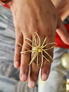 Princess Karida Metal Coil Ring