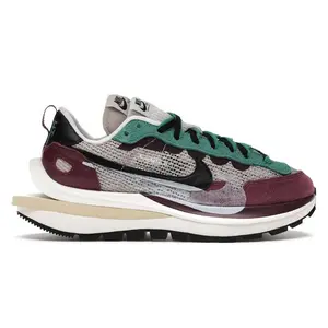 Nike Men's Vaporwaffle sacai Villain Red Neptune Green Running Shoes, from StockX