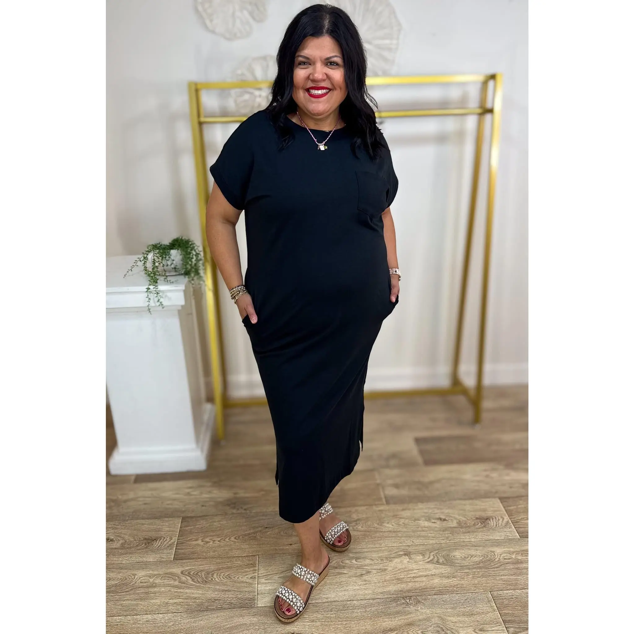 Black Round Neck Pocket Midi Dress