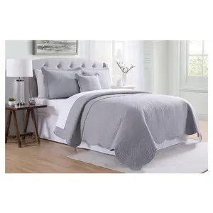 French Tile Scalloped Twin 3-Piece Quilt Set