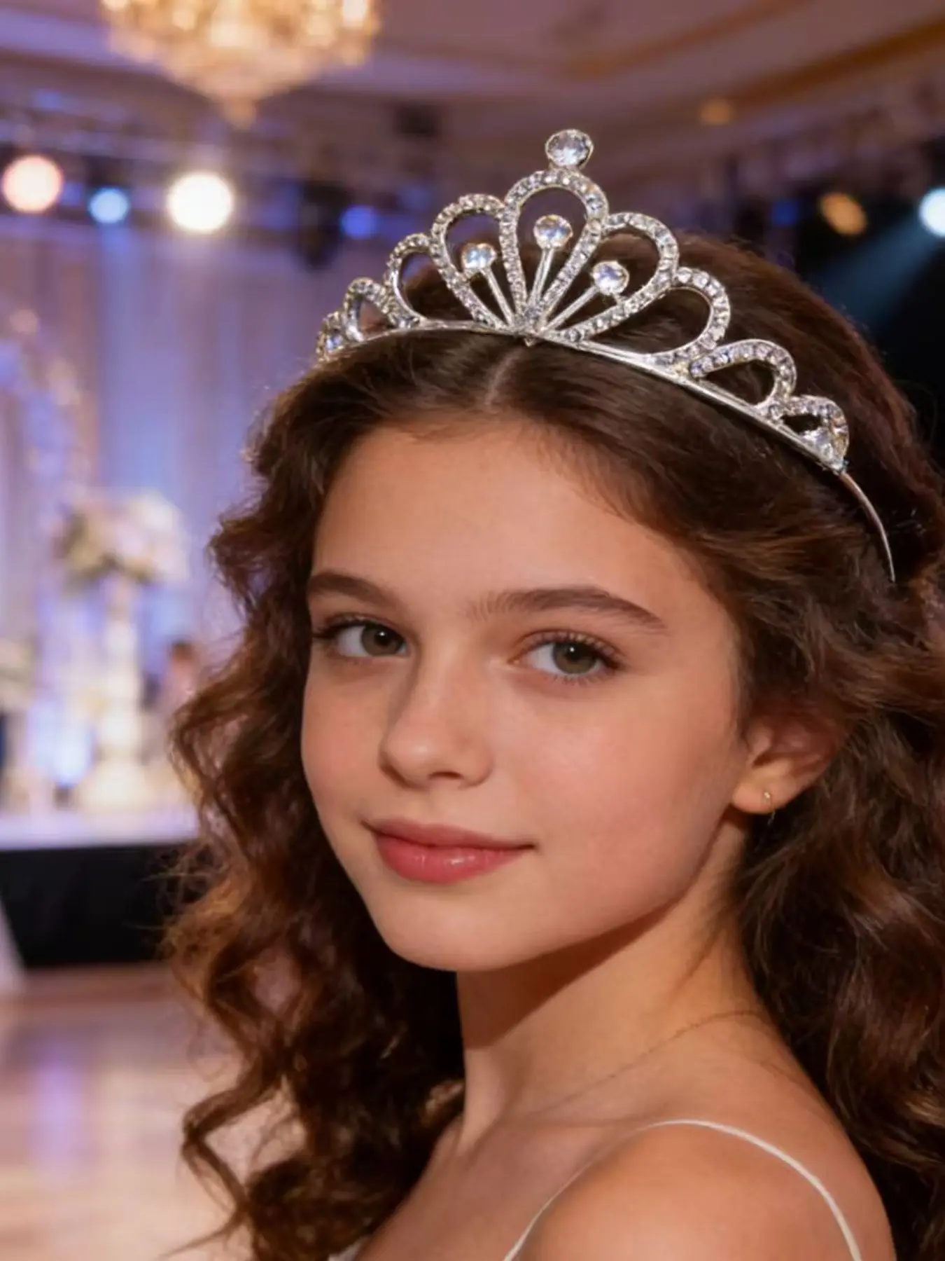 Rhinestone Crown Headband for Women and Girls, Silver Color Tiara Hair Accessory, Perfect for Wedding, Bridal, Prom, Birthday Party, Pageant, Hair Jewelry