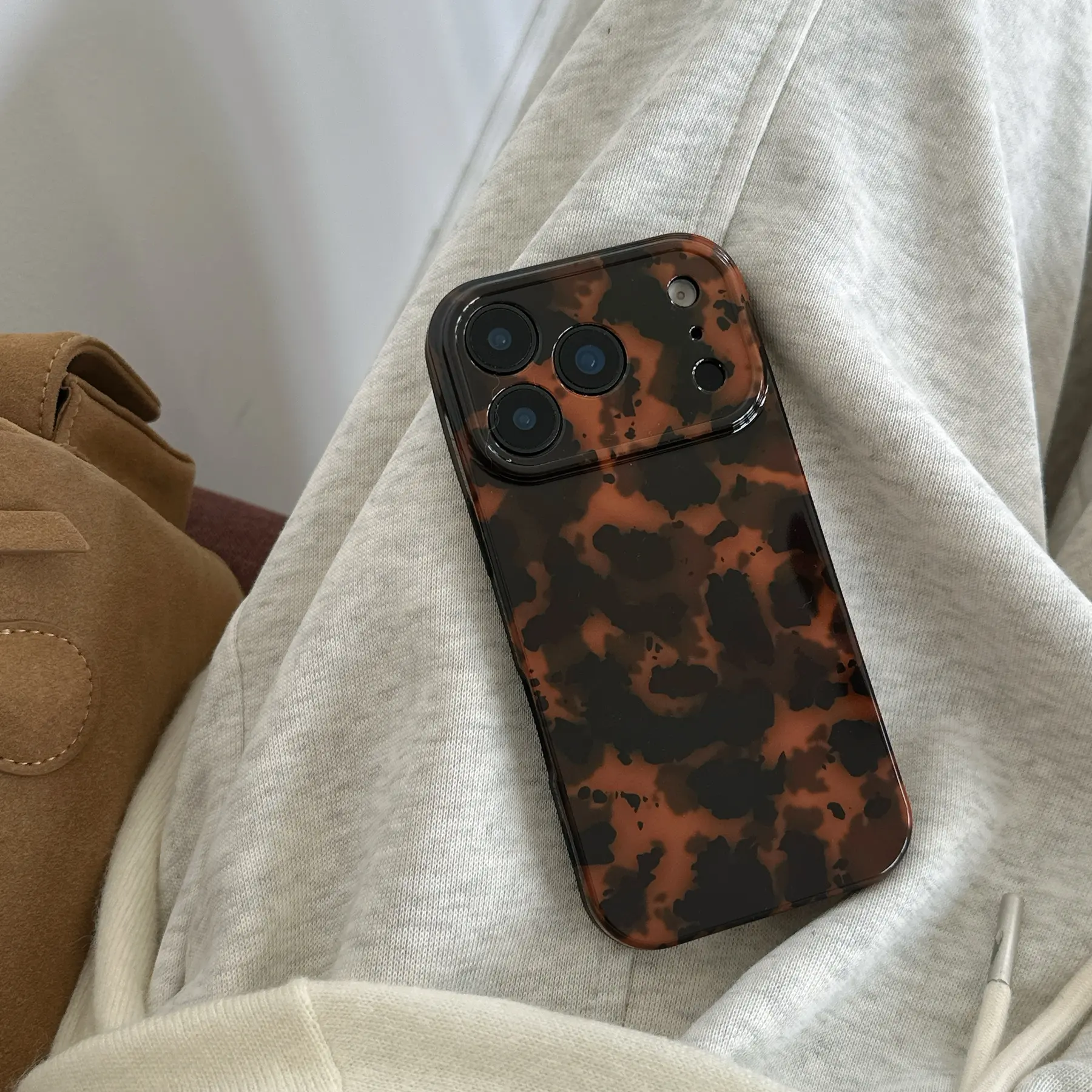 Retro Classic Stylish Aesthetic Dark Color Tortoiseshell Pattern Amber Glossy Surface Soft TPU Cover Case Casing Mobile Phone Casing for iPhone 11 12 13 14 15 16 17 Pro Max 17 Air 16 Plus Shockproof Protective Phone Case Animal