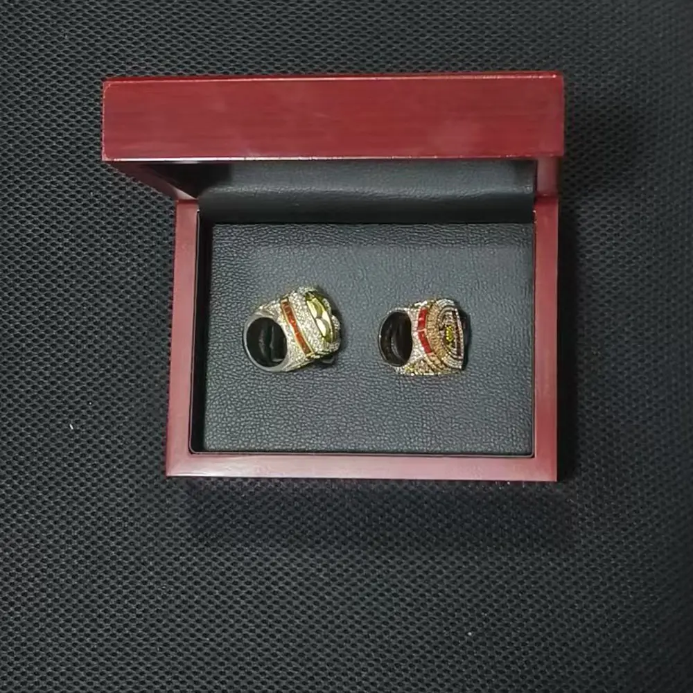 HH BB 2RING AND BOX  Jewelry rings, personalized rings, competition rings