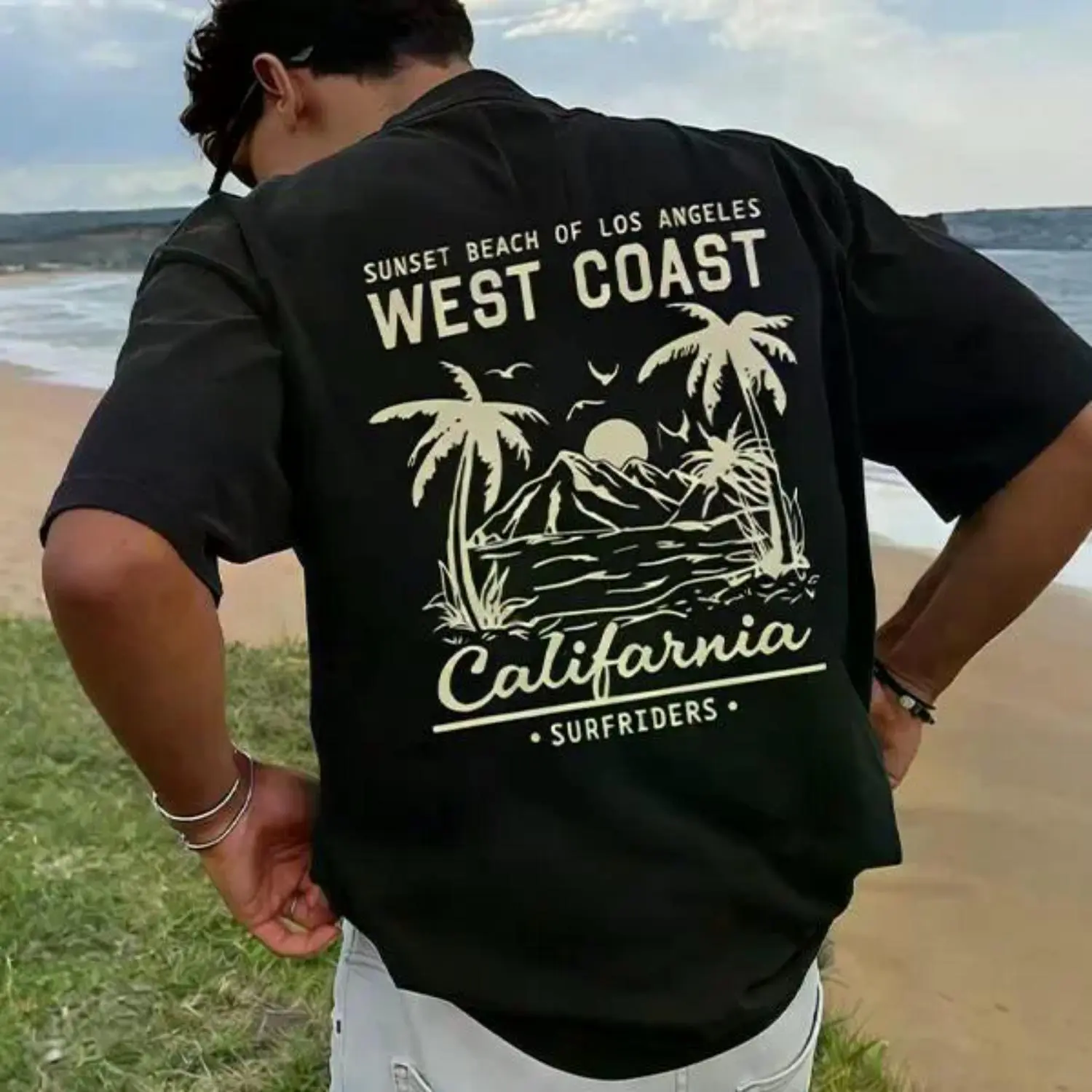 Men's Loose Fit Heavyweight Cotton T-Shirt – Retro California Sunset Beach Surfer Graphic Tee with Palm Tree & Mountain Sea Design, Black and Gold Color Block, Perfect Tropical Streetwear for Beach Vacation, Short Sleeve Shirt