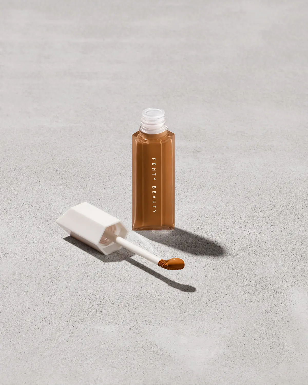 We're Even Hydrating Longwear Concealer — 440W We're Even Hydrating Longwear Concealer — 440W