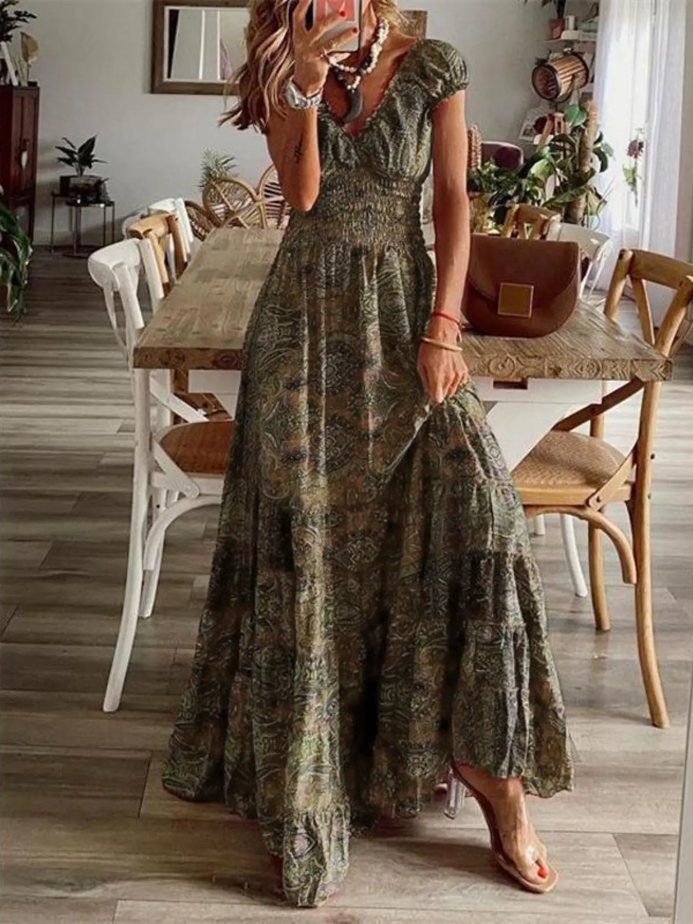Women's Boho Style Long Dress, Bohemian Floral Print Maxi Dress, Flowy Gown, Evening Party Gown, Floral Ruched Hem, Elegant Party Wear, Casual, Comfortable & Stylish Chic Design, Perfect for All Occasions