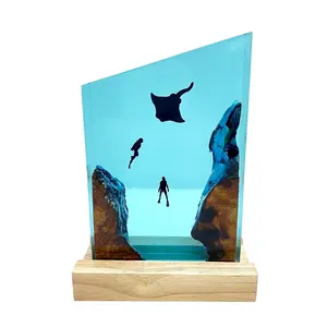 Ocean Resin Handicrafts, Manta Ray and Diver High-End Gift Ornament, Unique Home Decor Light, Perfect Unique Gift Idea, Sculpture Desk Decor