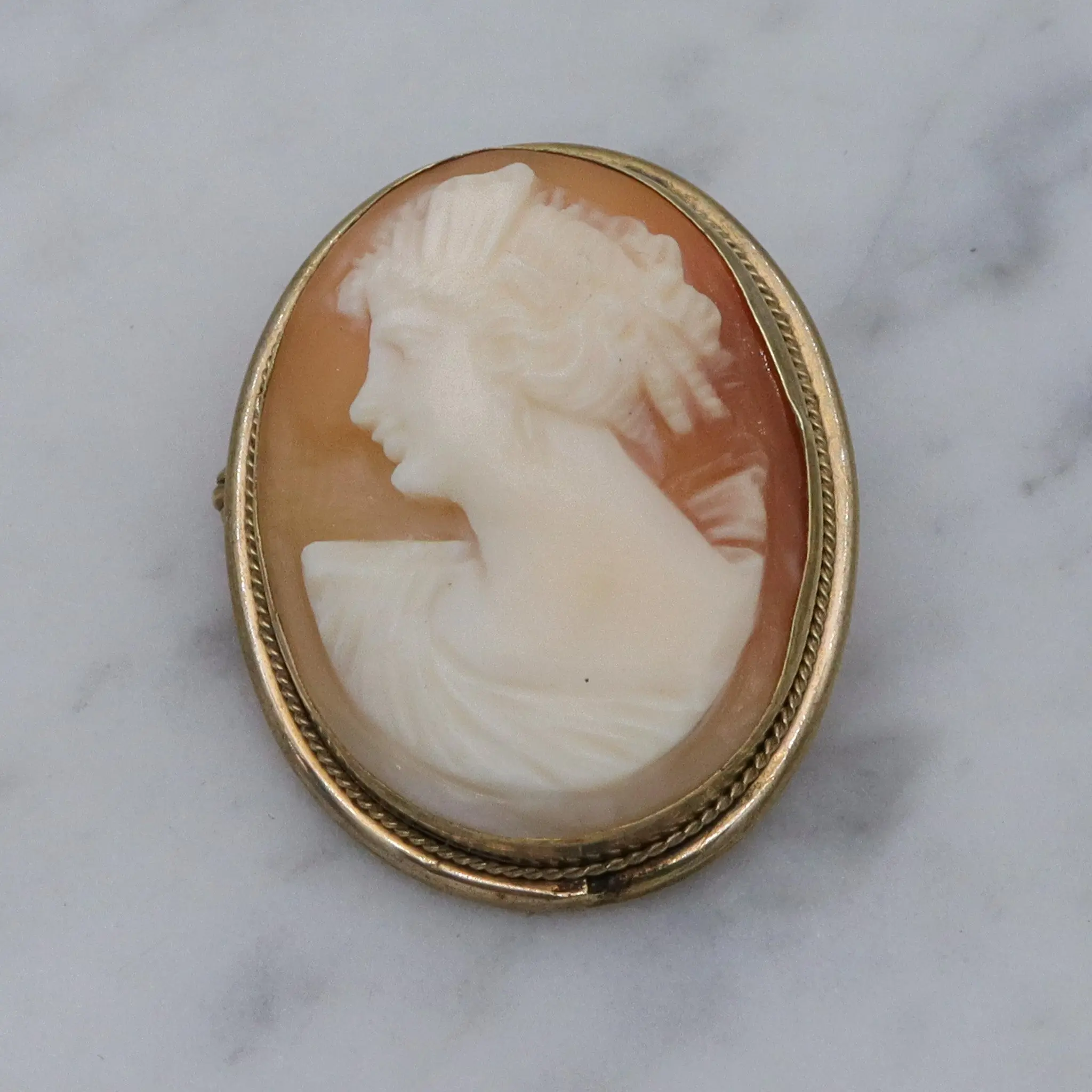 Antique Victorian gold filled cameo brooch/pendant
