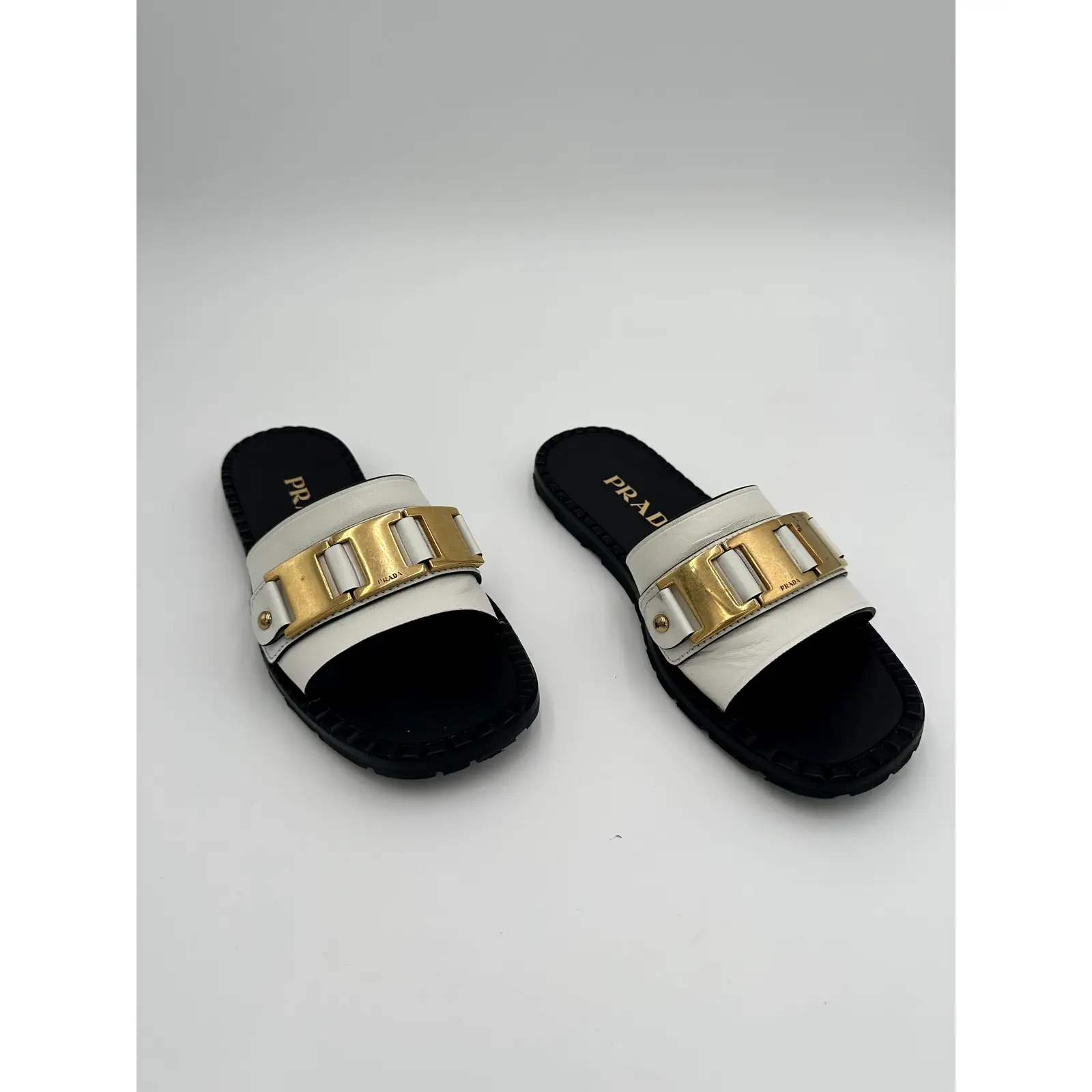 Pre-Owned Prada Calfskin Slides - Embellished with Chain-Link Accents, Rubber Sole, Top Strap Buckle, Size 37/7, Casual Footwear, Leather