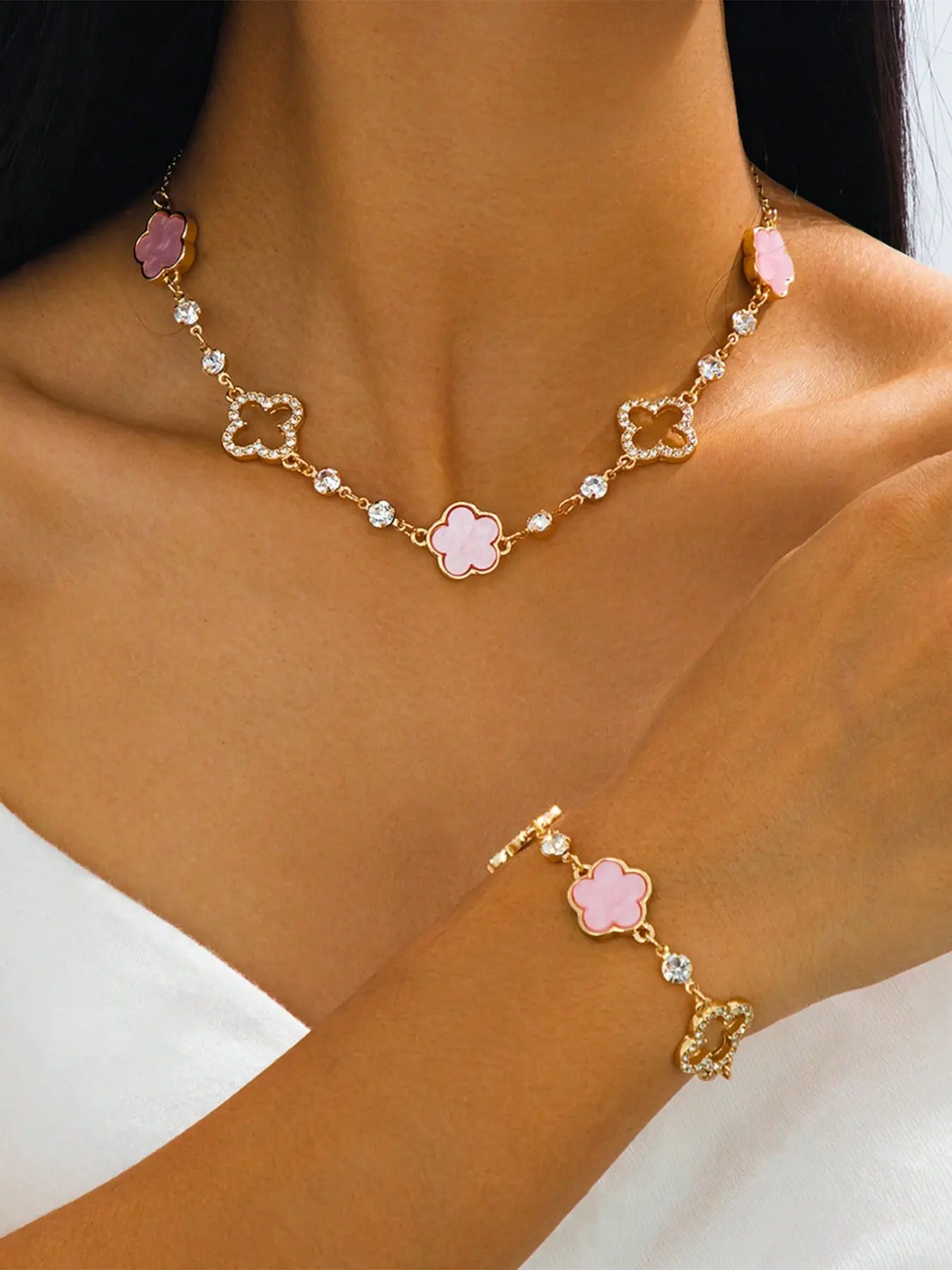 Mother's Day Gift 2pcs Ladies Jewelry Set with Romantic Clover Floral Pattern Pendant Necklace, Elegant Lucky Bracelet, Sweet Luxury Fashion Accessories Jewellery Gift Set