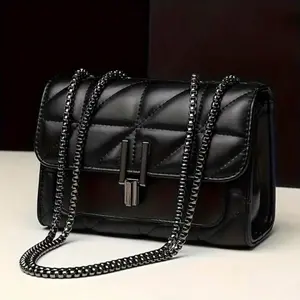 Elegant Black Quilted Crossbody Bag For Women With Golden-Tone Clasp & Metal Chain Strap Lightweight Shoulder Purse Adjustable Strap Polyester Lined Urban Fashion Accessory Versatile Shoulder Bag
