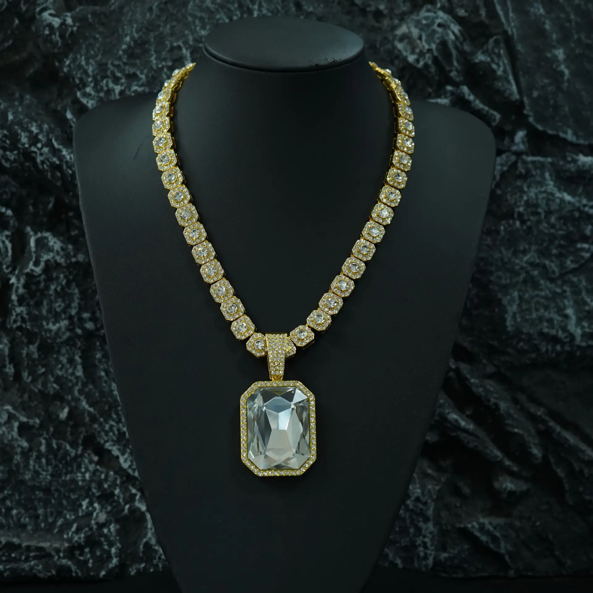 MEN'S classic Golden-tone Cuban chain necklace with colorful faux gemstone pendant-punk rock style, alloy