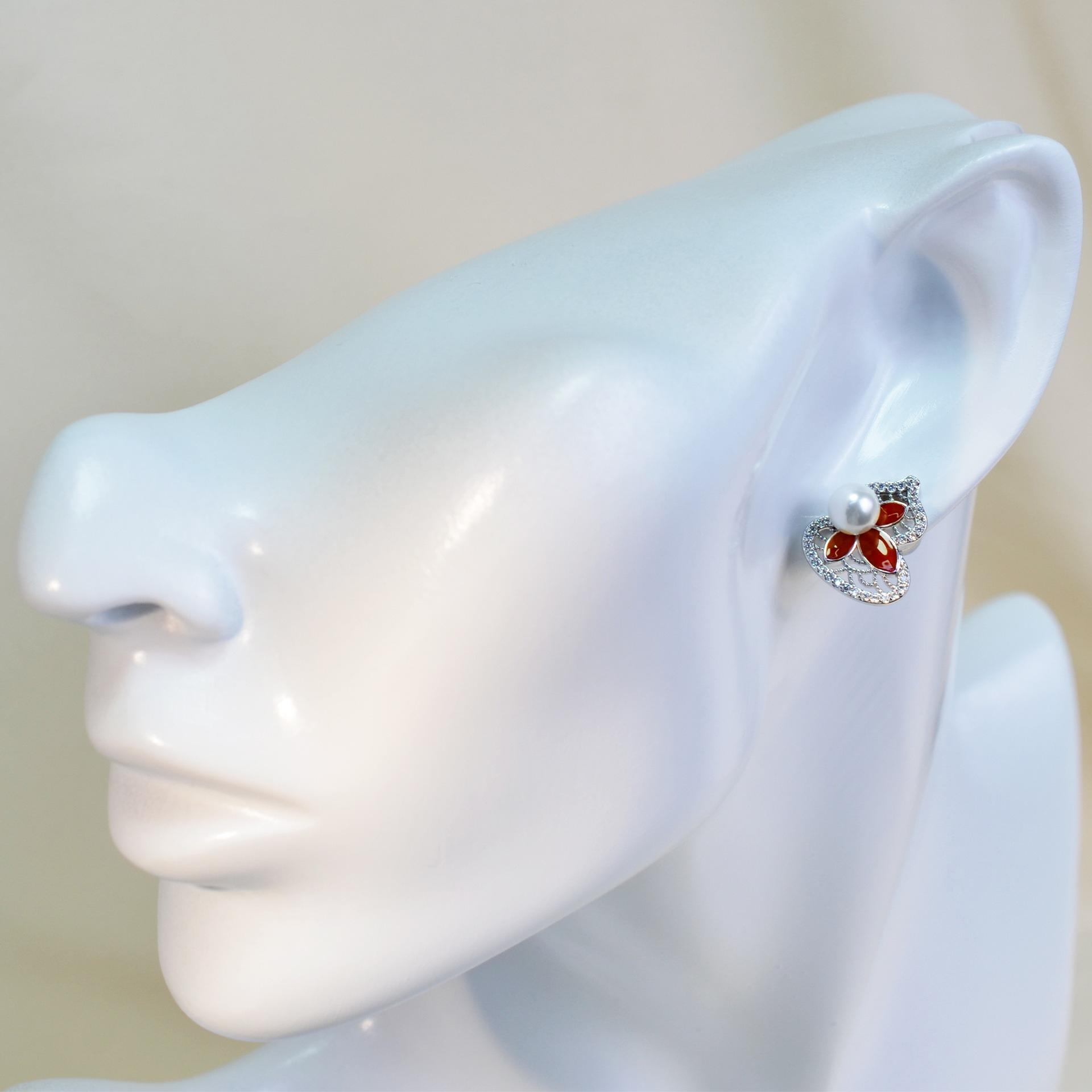 2026 New Hollow Gourd Flower Mother of Pearl Earrings Lucky Zodiac Light Luxury Jewelry Gift shell pearl