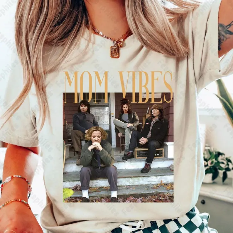 Retro 90s Mom Vibes T-Shirt, Funny Sitcom-Inspired Graphic Tee for Cool Moms, Thug Life Mom Shirt, Vintage Mother's Day Gift, Mom Life Aesthetic Outfit for Women Who Keep It Real & Stylish