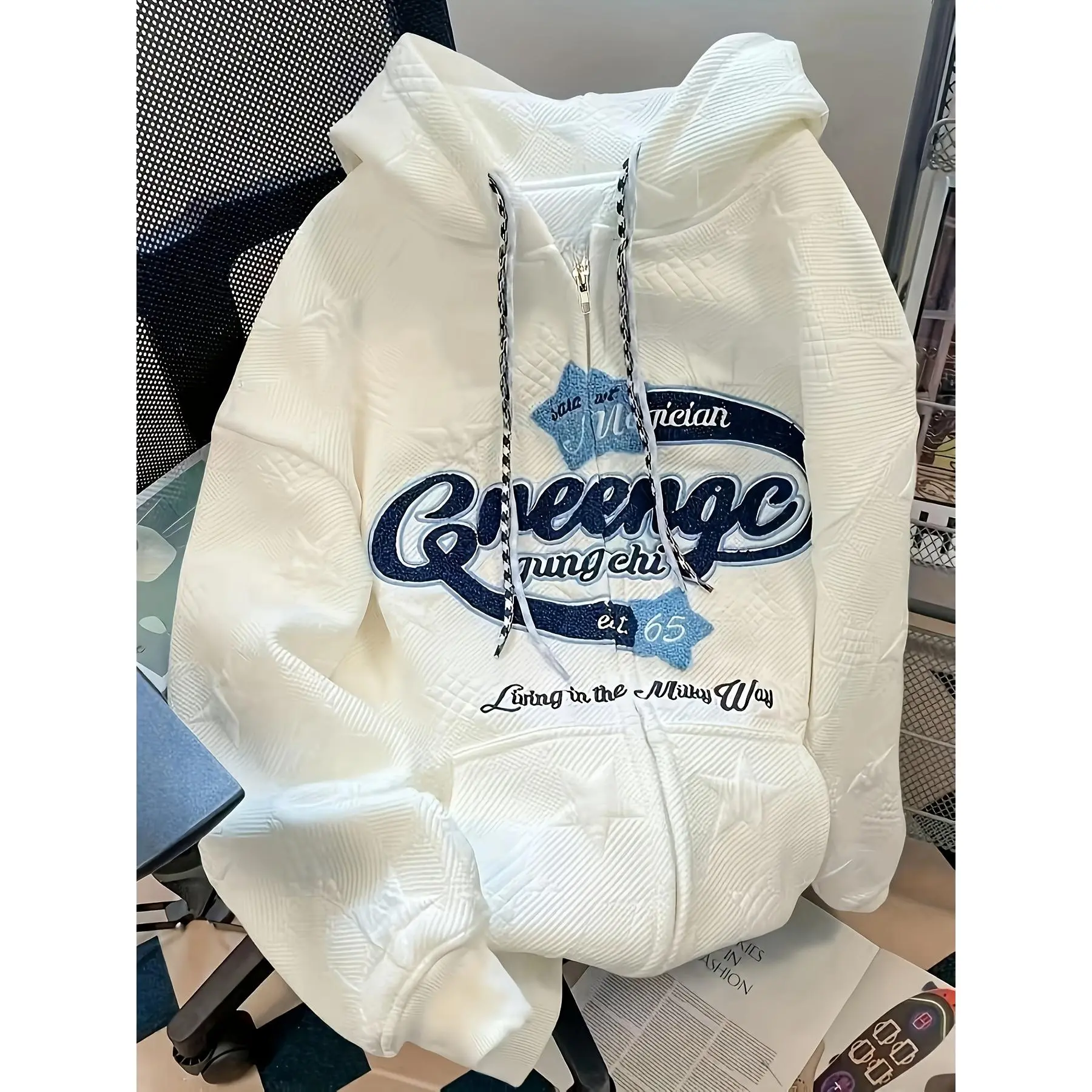 [Embroidered |   Hooded] Relaxed Fit Lightweight Women's White Embroidered Hooded Sweatshirt |   Mountain Graphic & Letter Design, Casual Streetwear |   Ribbed Cuffs for Spring/Fall