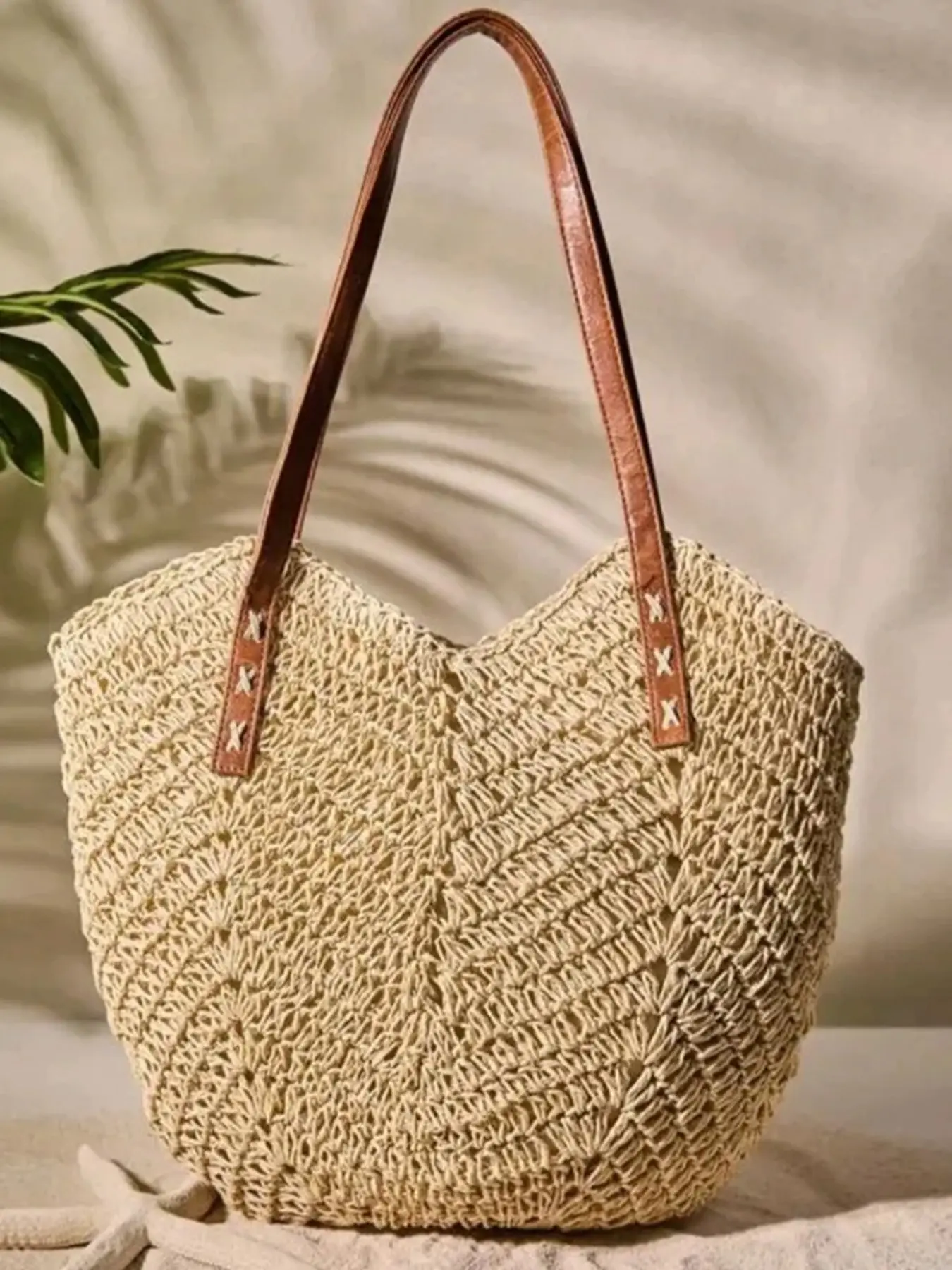 Niche fashion spring/summer 2026 one-shoulder tote bag, Plain tote bag, minimalist casual versatile shoulder bag, suitable for daily commuting, shopping and dating, Straw woven tote, Casual trendy bag, Tote Handbag