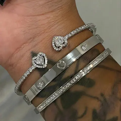 【Black Friday】Women's Zirconia Heart Bracelet Options, 3-Piece Gold-Plated Stainless Steel Stackable Bangle Set, Open Cuff Bracelet, Elegant Jewelry for Daily Wear and Holiday Gifting