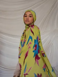 VELA Jambu Merah Print Modal Hijab