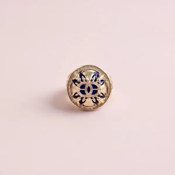 Pre-owned Chanel VIP CC Regal Signet Cocktail Ring 0513GIA