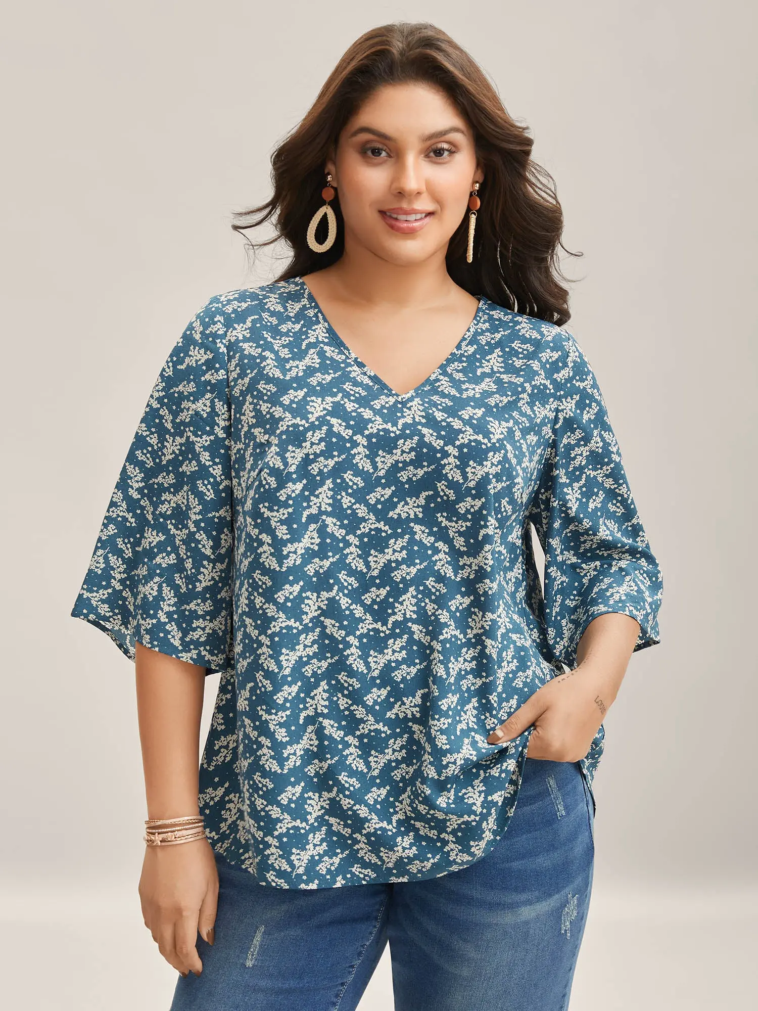 BloomChic Women's Plus Size Ditsy Floral Blouse, V-Neck Polyester Blend Top with Contrast Ruffle Elbow Sleeves for Casual Summer Resort Wear, Flowers, Affordable Fashion, 14-16/1X, Fit, Women's Clothes, Trendy Blouses, Natural Flowers, Regular Length, Ruf