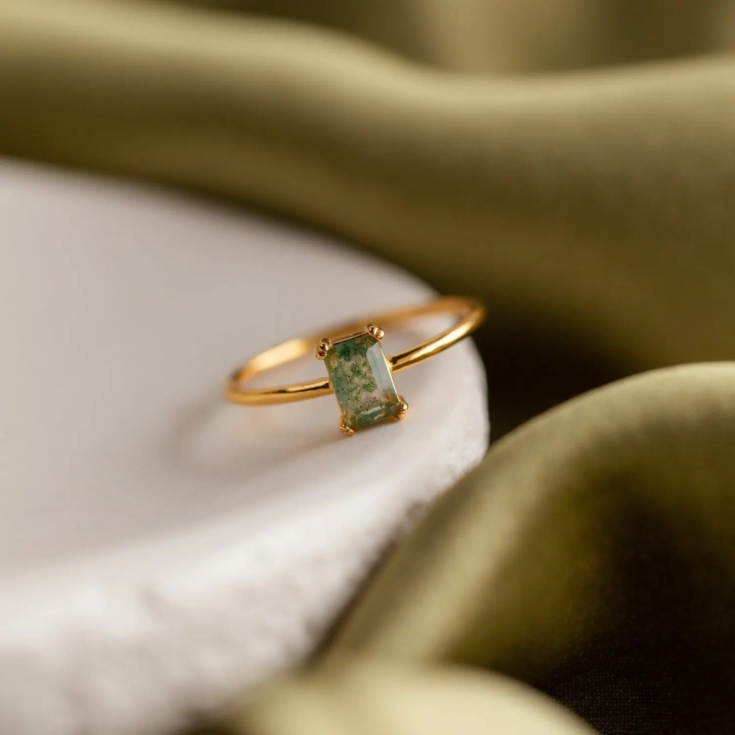 Agate Emerald Ring by Caitlyn Minimalist - Dainty Green Crystal Solitaire Ring - Vintage Jewelry - Promise Ring for Girlfriend