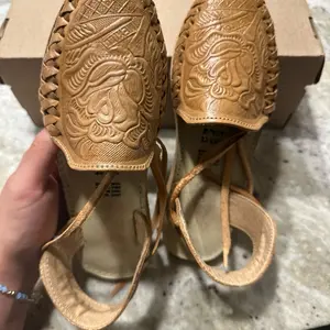 Crema - tie up huaraches Shoe Women Sandal Girl Summer Comfort Footwear