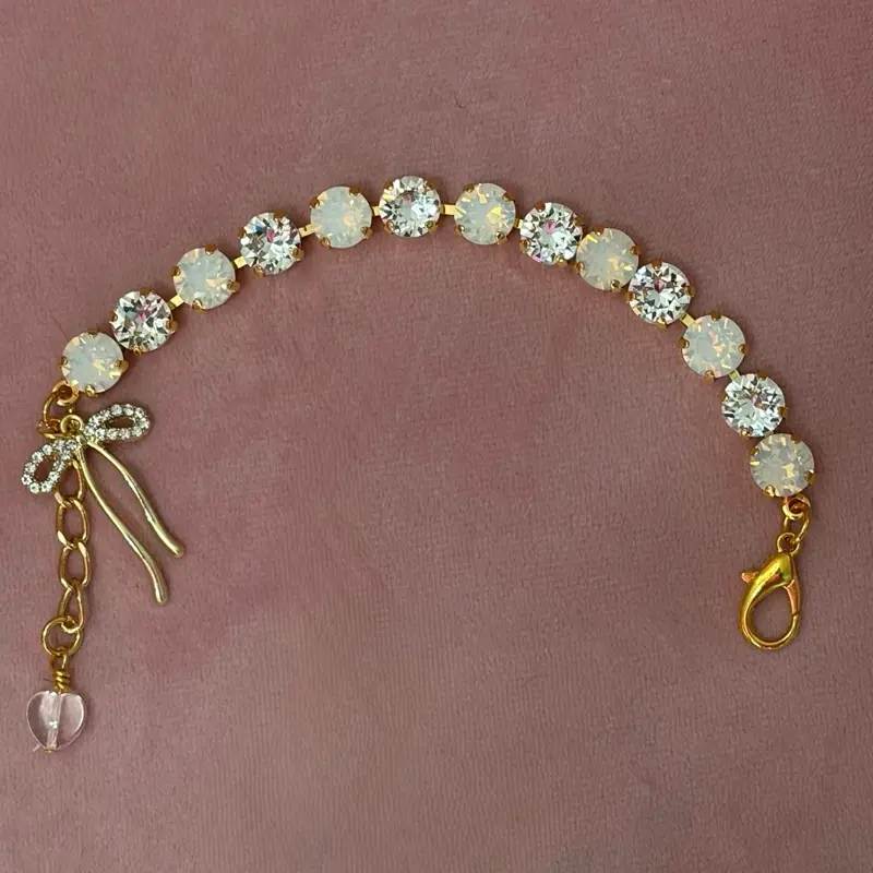 Oh My Opal Rhinestone Bracelet - Elegant Gold-Tone Chain with Opal Stones and Heart Charm for Women