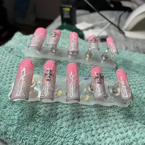 Press on nails
