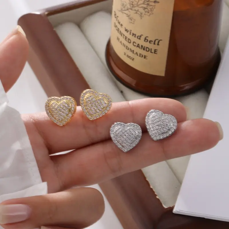 Women's Elegant Heart-Shaped Brilliant Stud Earrings - Luxury Rhinestone Decor, Easy-To-Remove Fashion Jewelry for Party Accessories, Fashion Jewelry Party, Bling Effect, Stud Embellished, Feather Light, Easy On/Off, Birthday, Wedding/Party Match