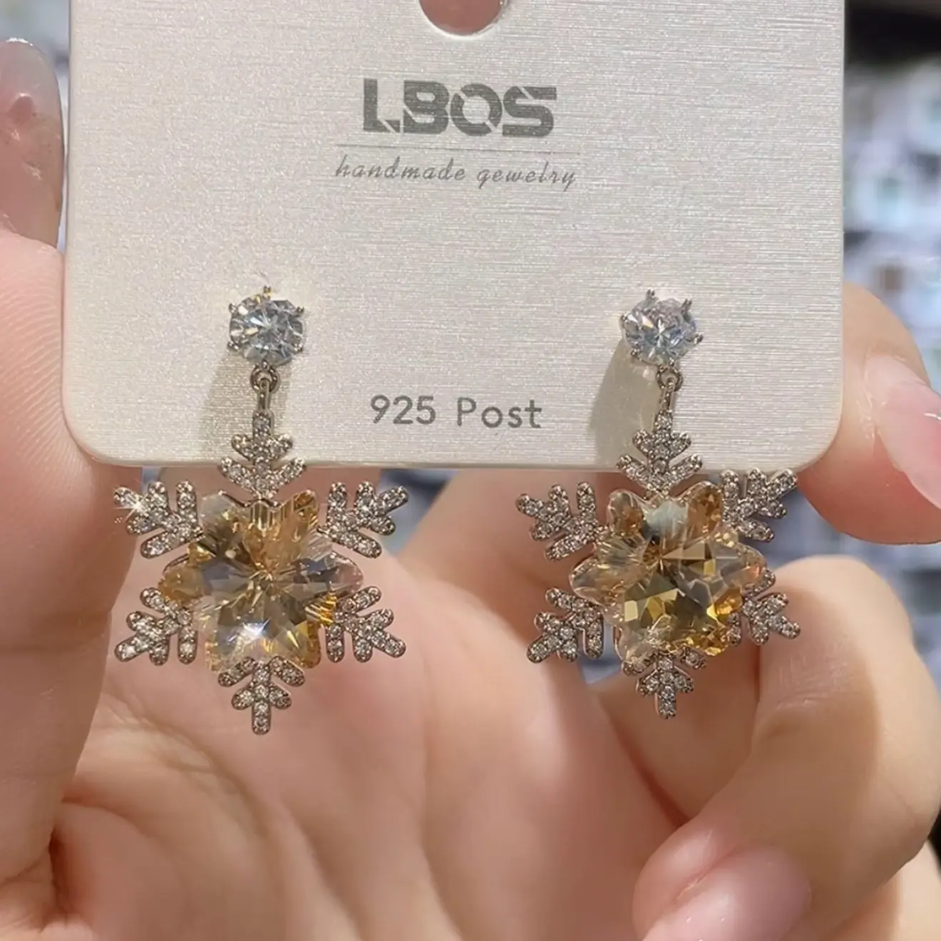 Women's Natural Crystal Snowflake Stud Earrings - Gold Plated, Minimalist Champagne Gold Finish, Exquisite Craft