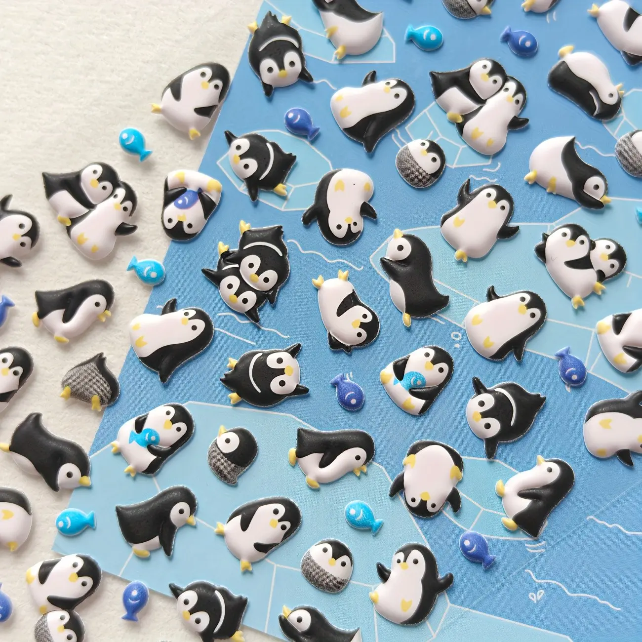 Cute 3D Penguin Sticker, Adorable Animal Decal for Notebooks, Phone Cases, Smartphone, Computer Decoration, Stylish Accessory for Daily Use