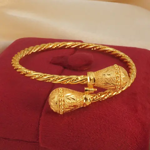 Elegant Women's Bracelet with Intricate Embossed Design, Perfect for Weddings, Daily Wear, Formal Occasions, Fashionable and Durable, Twisted Bracelet, Elegant Minimalist Bangle, Fashion Bracelets