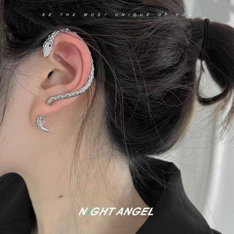 Metallic Punk Style Snake Stud Earrings Silver Finish Minimalist European American Niche Couple Chic Trendy Jewelry for Fashion Forward Individuals