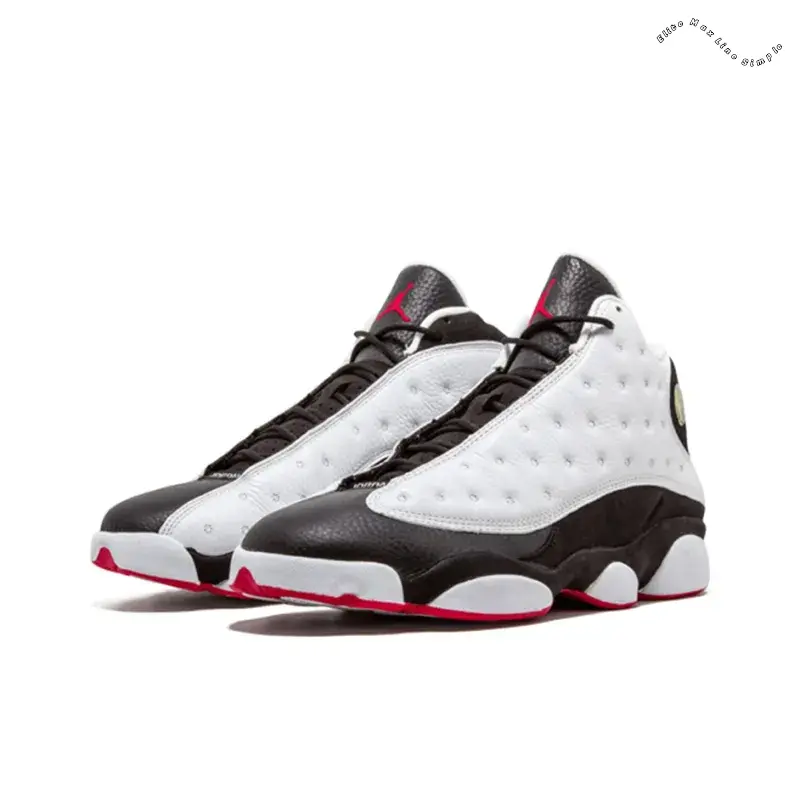 Black and White High-Top Retro Sneakers with Leather Upper and Holographic Eye Detail for Classic Court Style