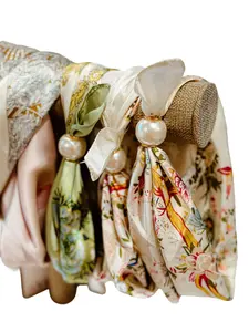 Pearl Magnet Floral Scarf Necklace