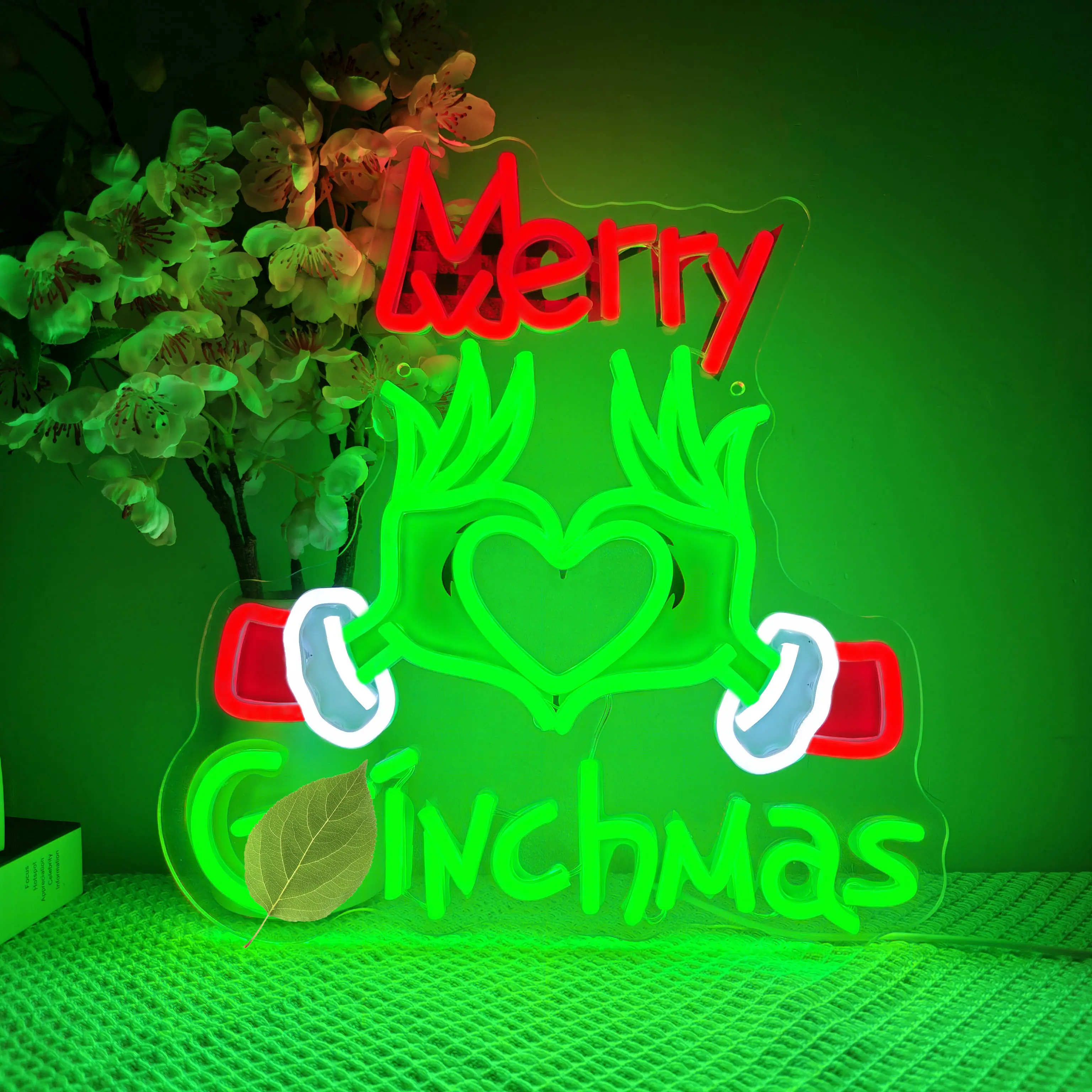 Merry Christmas Neon Sign, Neon Light for Christmas Decoration, Classic Green and Red Color, Cartoon Character LED Signs for Bedroom Home Wall Art Decor Xmas Gift, USB Powered