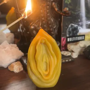 Yoni Candle | 100% Beeswax | Vulva Feminine Decor