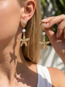 Summer Beach Vacation Style Earrings, Lightweight Boho Design, Starfish Seashell Pearl Ear Rings, Perfect for Summer, Pearl Drop Earrings