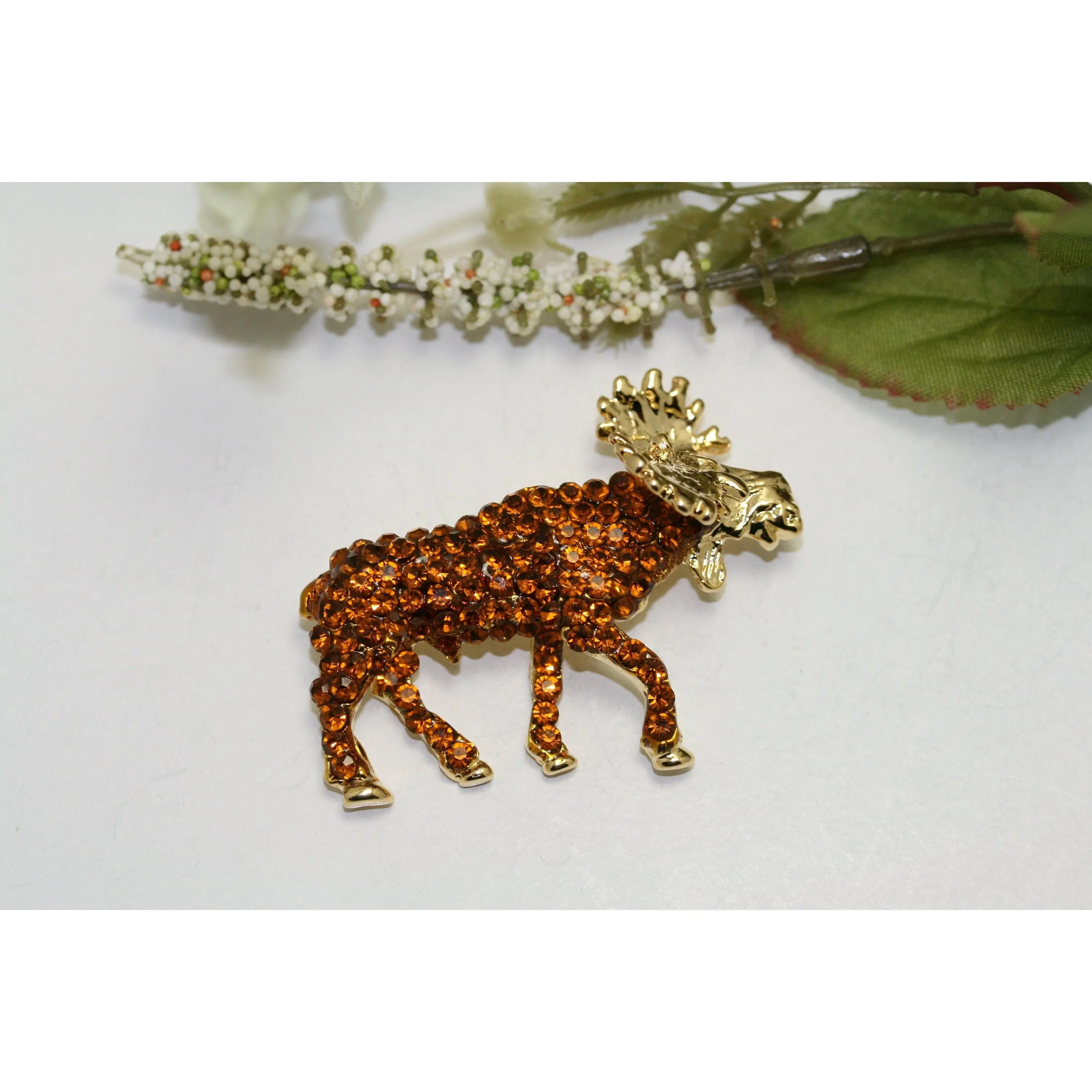 Women's Rare 3D Moose Brooch Pin - Vintage-Inspired Gold Metal Coated Handmade Rhinestone Crystal Jewellery, Female Winter Animal Daily Collar Clip Accessory, Figurative Collectible Craft, 2"W X 1.75"H