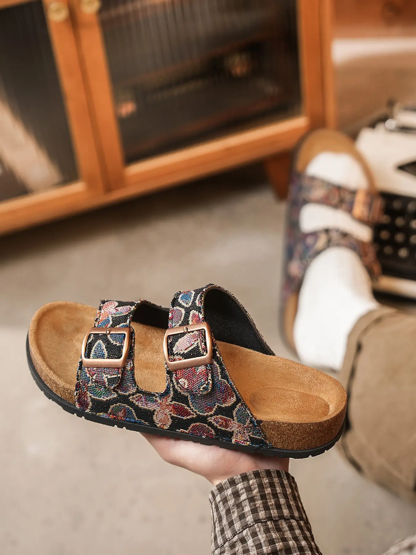 Unisex Comfortable Summer Slide Sandals, Slip-On Plaid Design, Thick Sole Slides, Wide Fit, Ideal for Beach & Casual Wear, All-Season Footwear