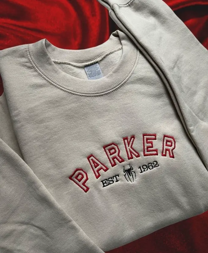 Parker Est. 1962 Embroidered Sweatshirt, Vintage Spider Design, Cozy Unisex Women Men's Sweatshirt