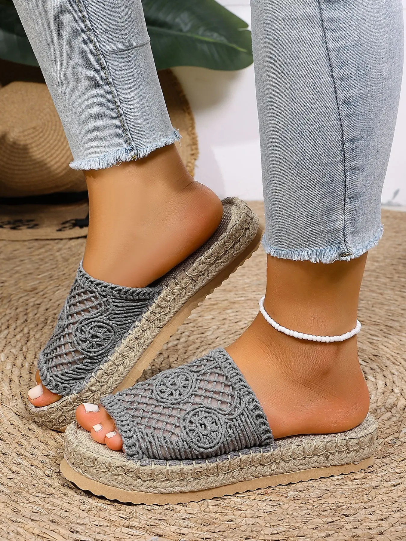Women's Boho Woven Flat Slide Sandals, Open Toe Crochet Slip on Slippers, Casual Summer Beach Slides, Lightweight Comfortable Bohemian Footwear, Trendy Casual Slippers, Beach Resort Slippers