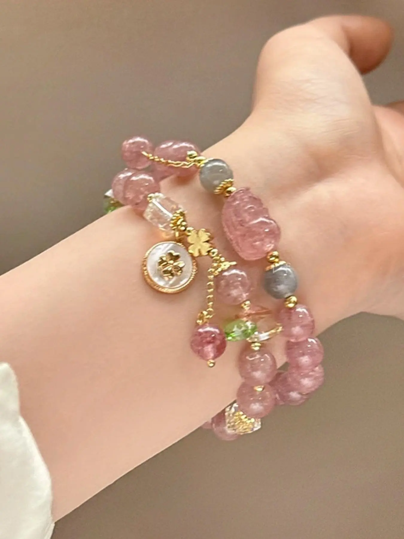 Cherry blossom strawberry crystal pink bead bracelet with charms for women, a luxurious and exclusive accessory with a floral touch, perfect for students and best friends, Beaded Bracelet