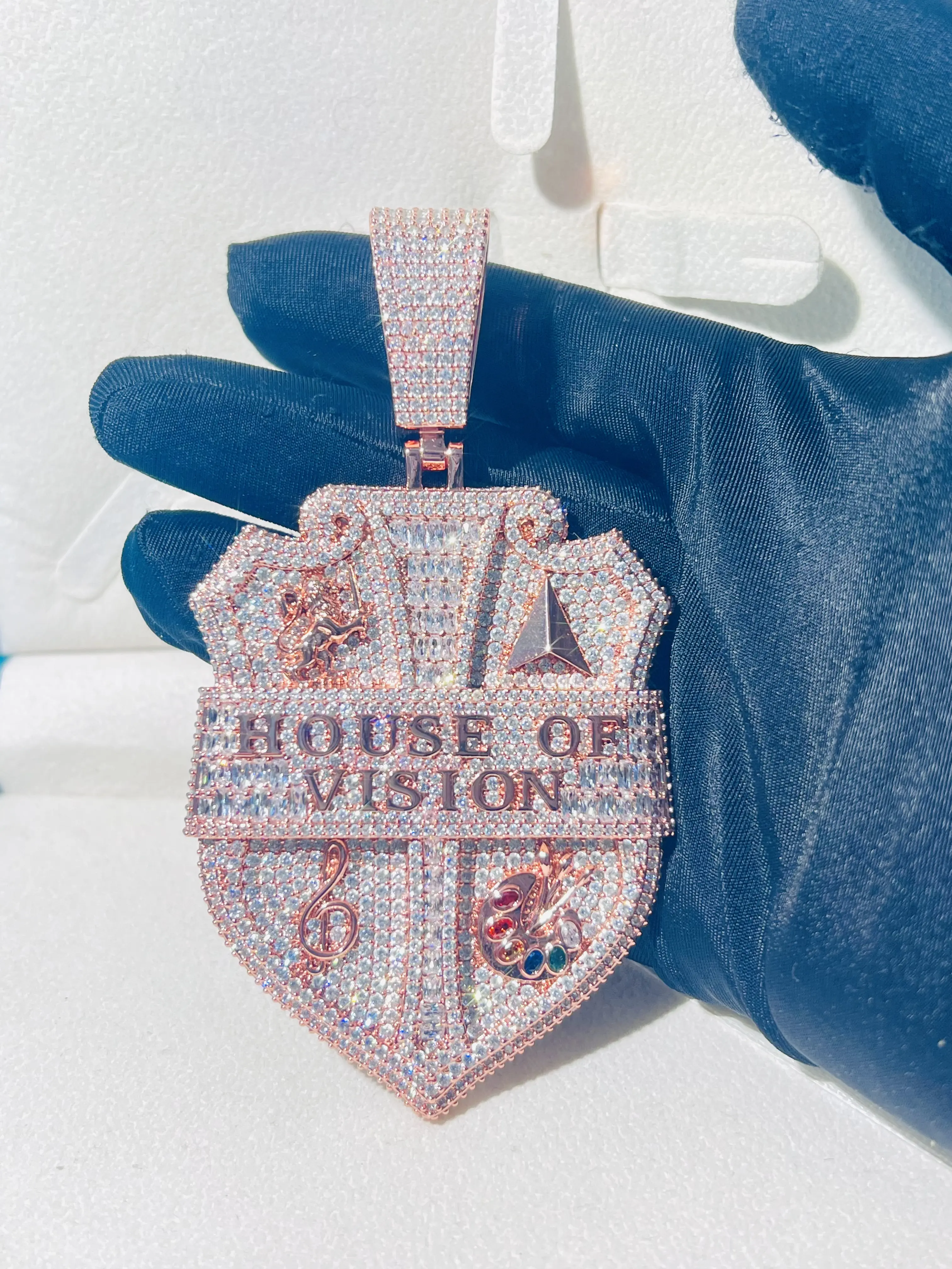 Classic Hip Hop Customized Pendant Card Diamond Pendant, Iced Hip Hop Luxury Rose Gold Medal Pendant, King Pendant Jewelry, Rap Singer Exclusive Jewelry Gift