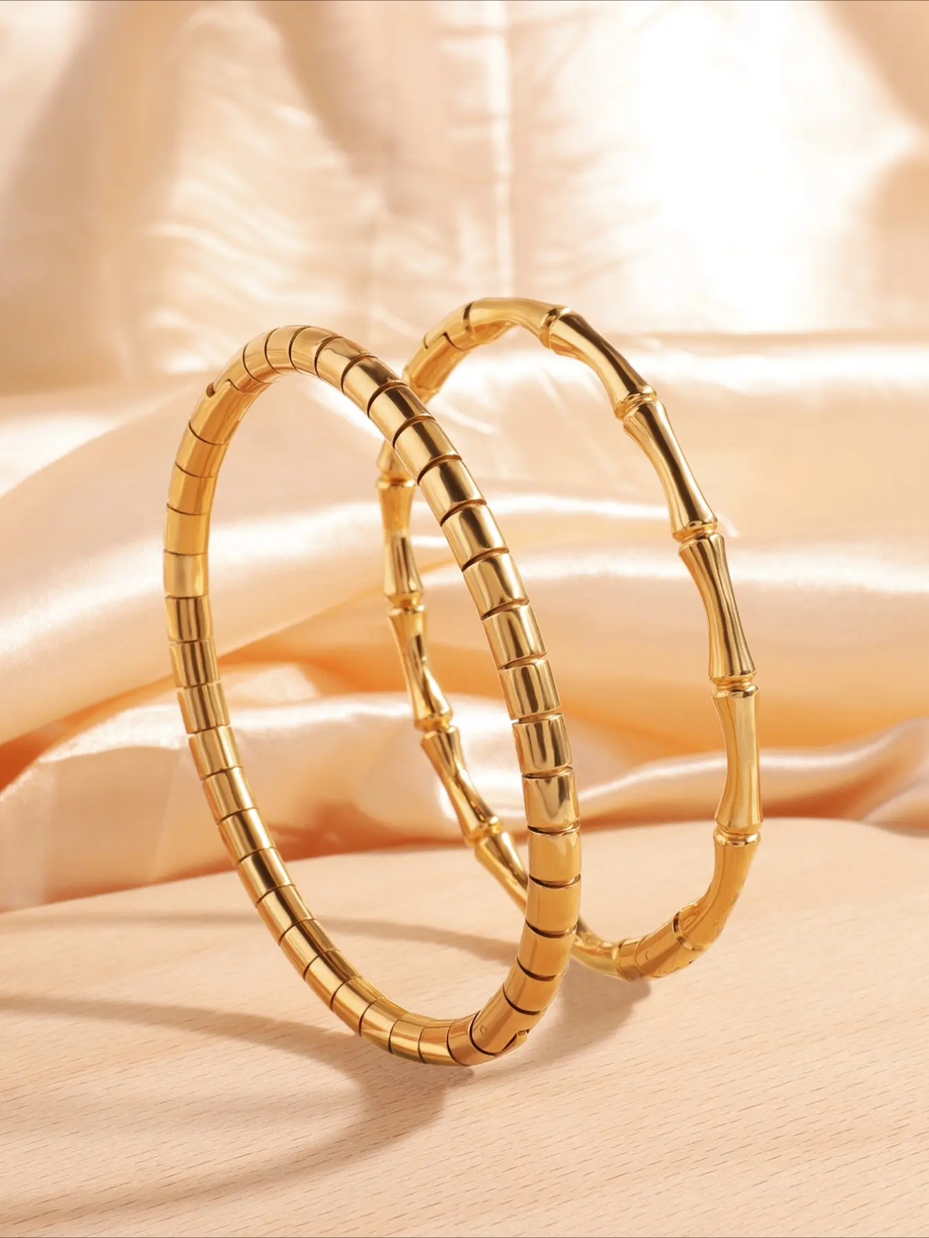 Retro light luxury stainless steel bracelet for men and women; couple jewelry suitable for wearing in various occasions, Stackable bracelets, Elegant Jewelry Bracelet