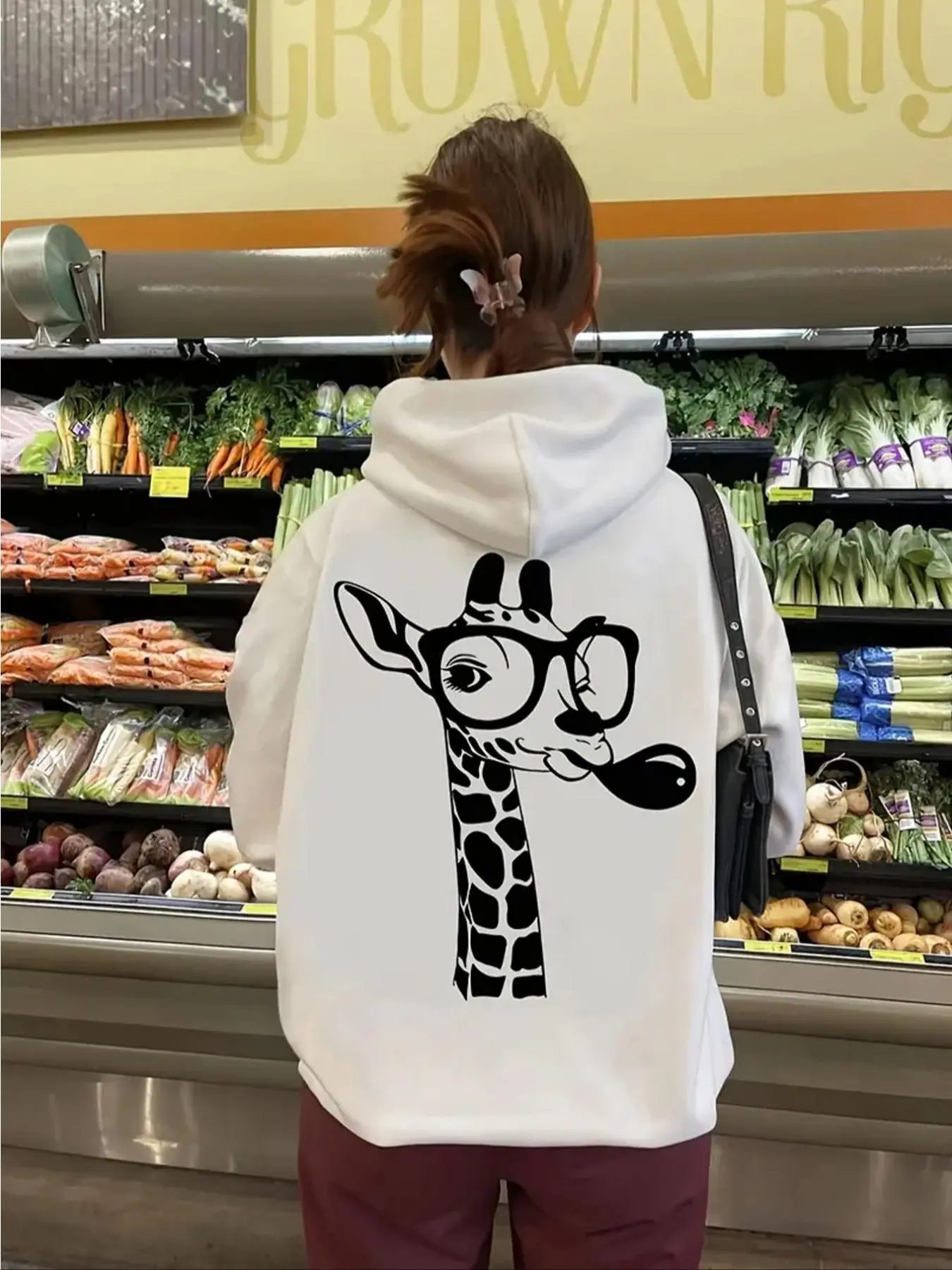 【Plus Size】 Giraffe Print Drop Shoulder Hoodie, Fashion Casual Drawstring Pocket Hooded Sweatshirt for Daily Holiday Outdoor Wear, Women Clothing for Fall & Winter